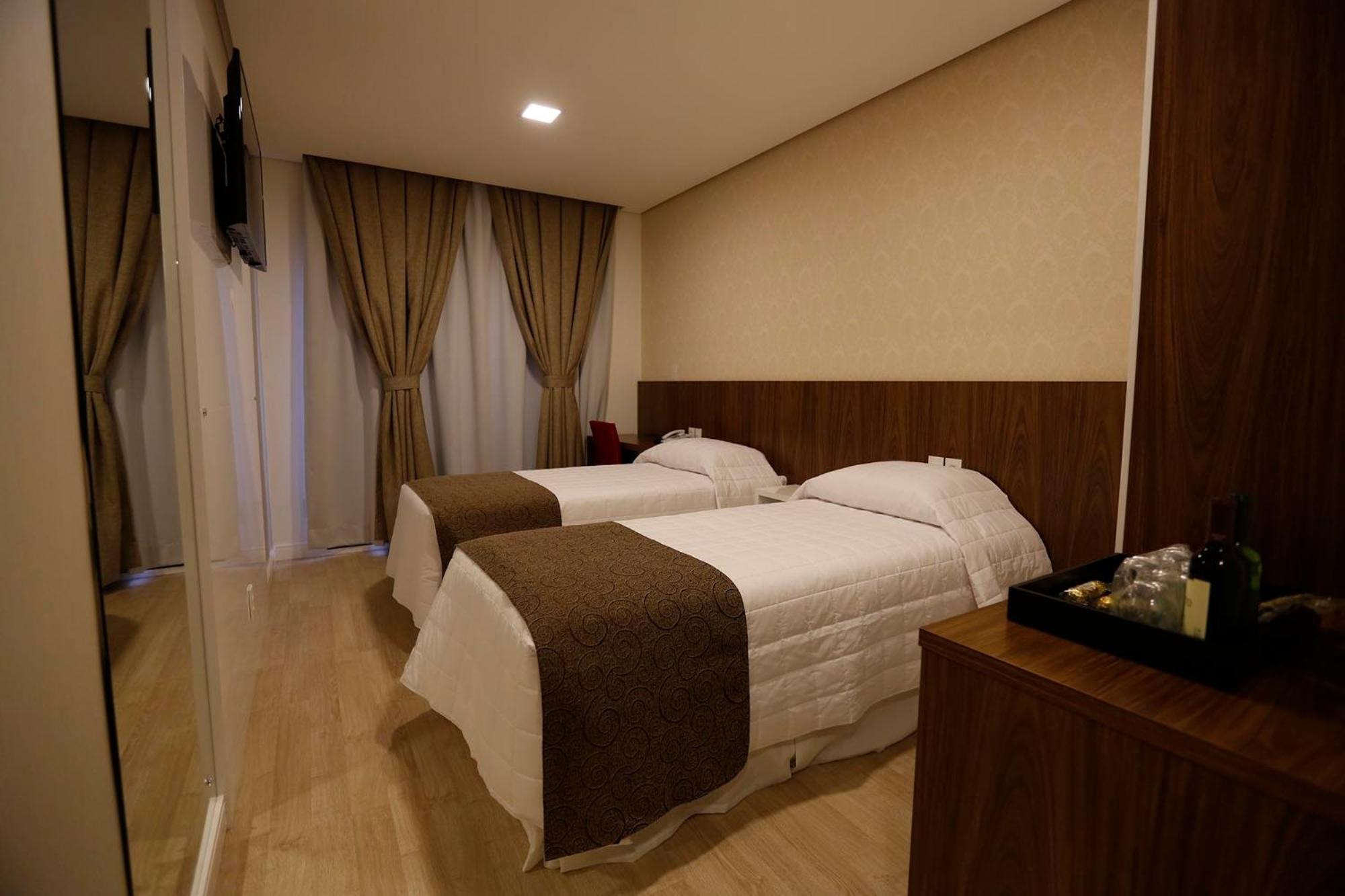 Holiday & Business Hotel - Em Frente Ao Centro De Eventos E Arena Conda Chapecó Pokoj fotografie