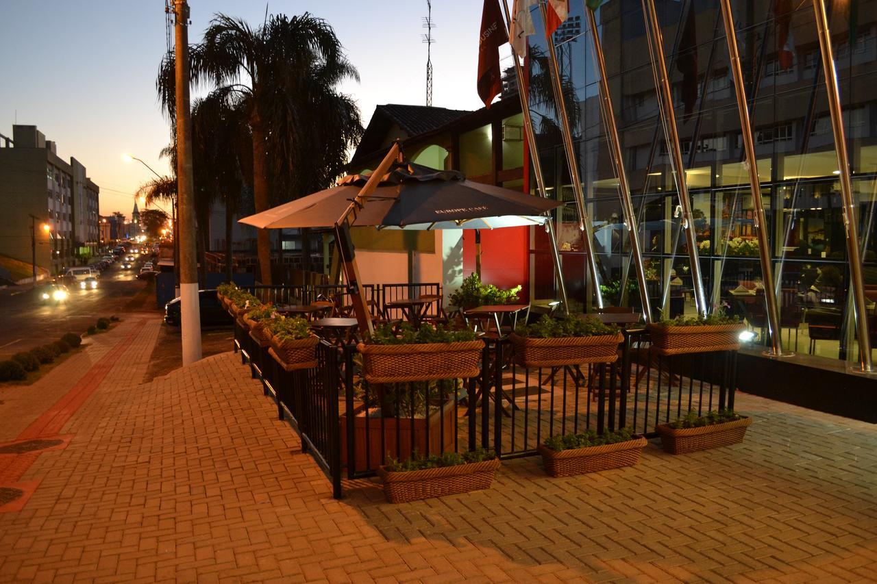 Holiday & Business Hotel - Em Frente Ao Centro De Eventos E Arena Conda Chapecó Exteriér fotografie